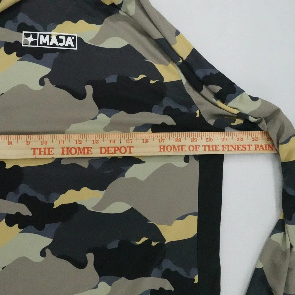 MAJA Rash Guard Mens Medium Camo Long Sleeve Athletic Performance Shirt